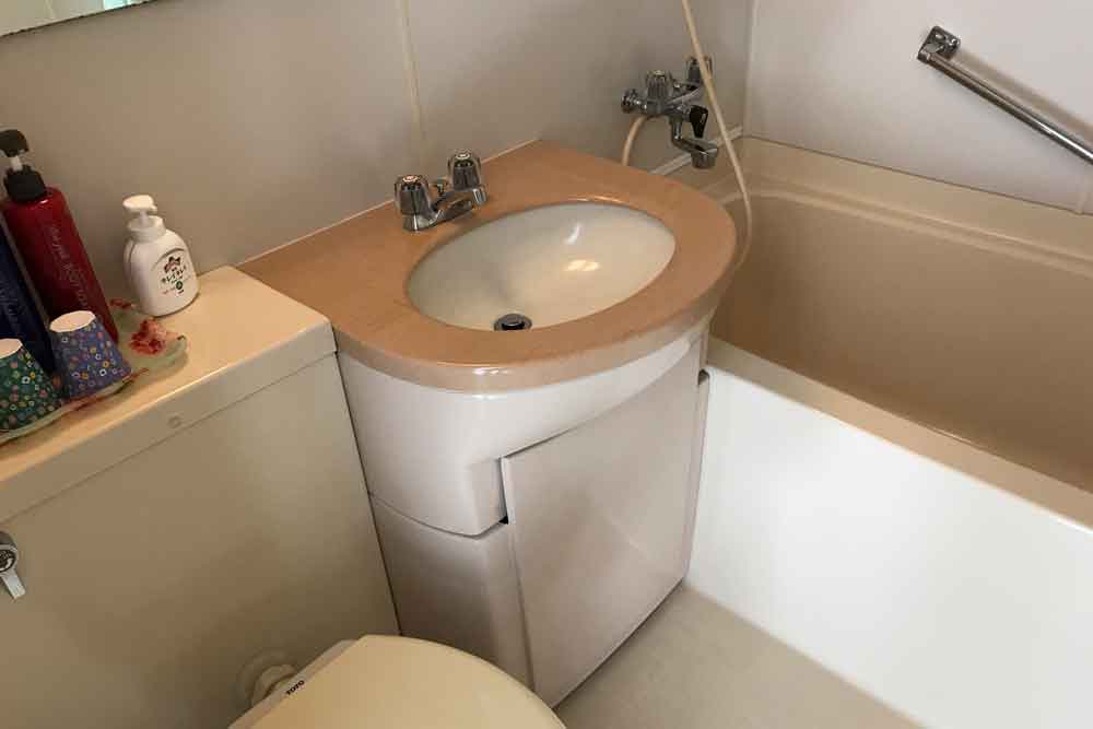 少し広いユニットバス